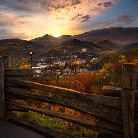 Lazy Bear Lodge, Hot Tub, Resort Pool, Wifi, 1089 Free Tickets Each Paid Day, Dollywood And More Gatlinburg Extérieur photo