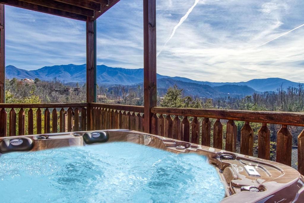 Lazy Bear Lodge, Hot Tub, Resort Pool, Wifi, 1089 Free Tickets Each Paid Day, Dollywood And More Gatlinburg Extérieur photo